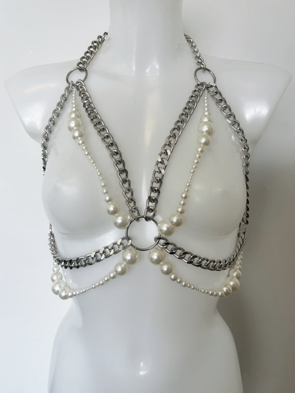 Hera Pearl and chain harness