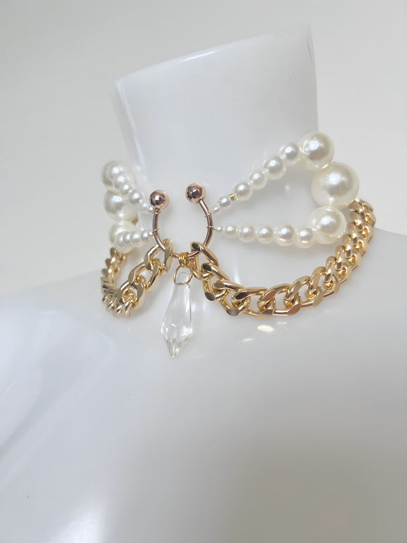 Uriel Pearl choker