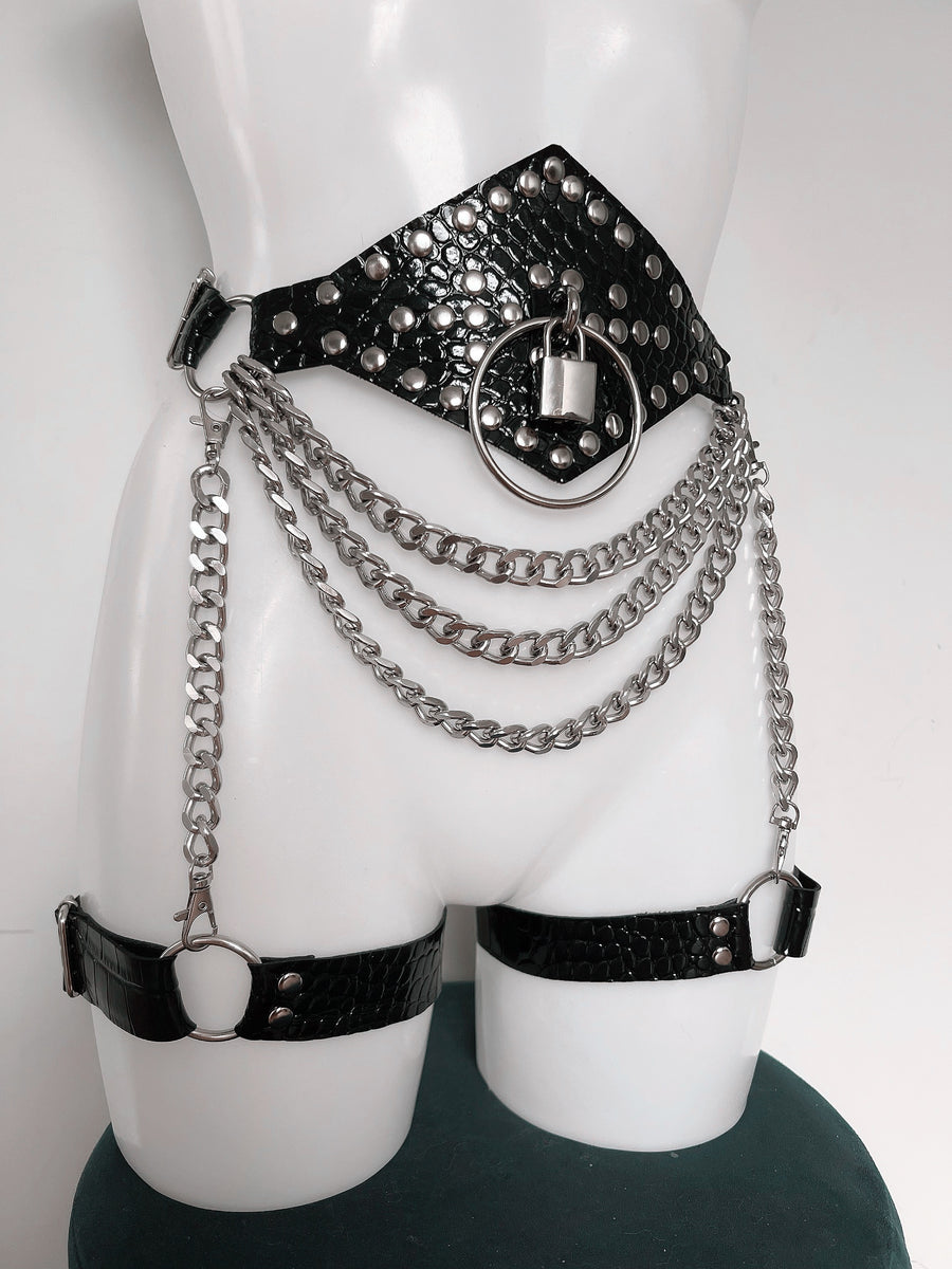 La Madrina pvc belt and suspenders – Lorna Jane Harnesses