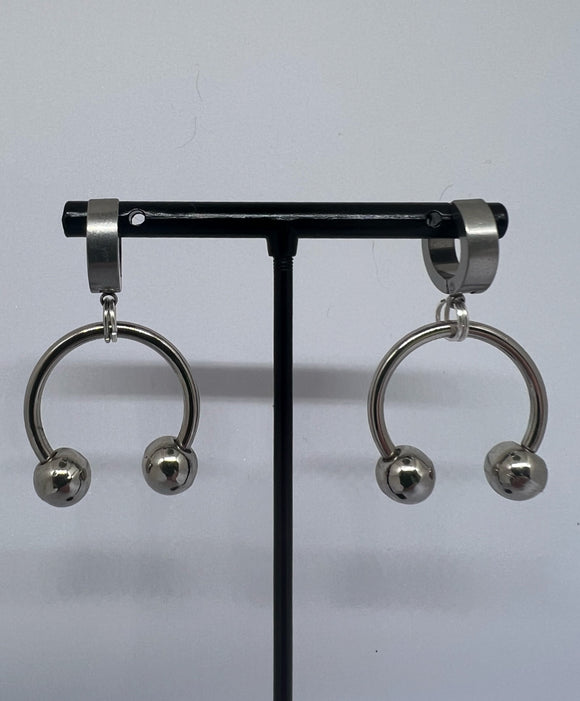 Horse shoe earrings