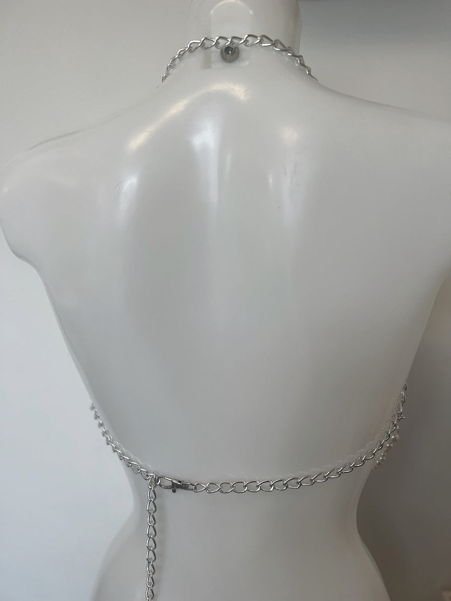 Farida Pearl and chain harness – Lorna Jane Harnesses